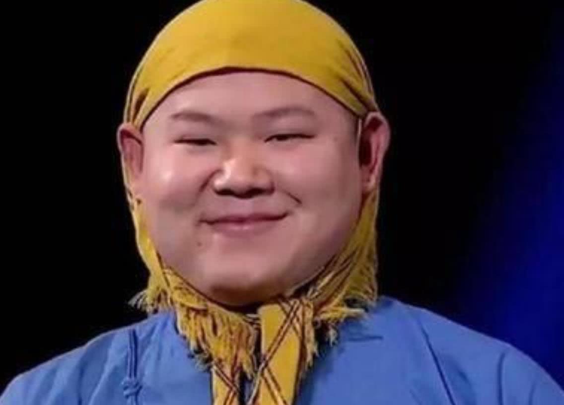 杨幂跨年晚会再引热议超高收视掩盖不了唱功争议